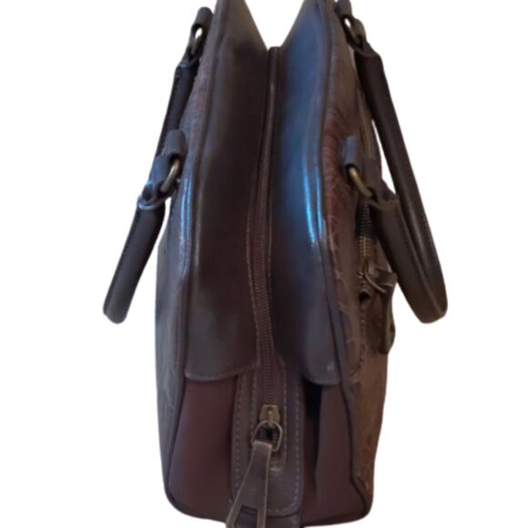 Franco Sarto Alligator Embossed Leather Purse - Picture 6 of 8